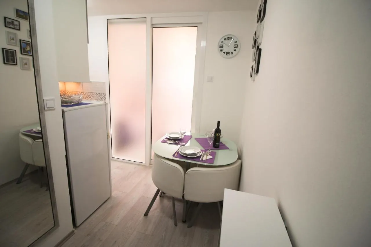 Studio Apartman Ana Split