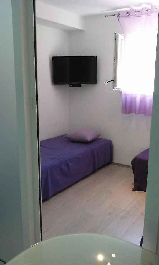 Studio Apartman Ana Split Apartment