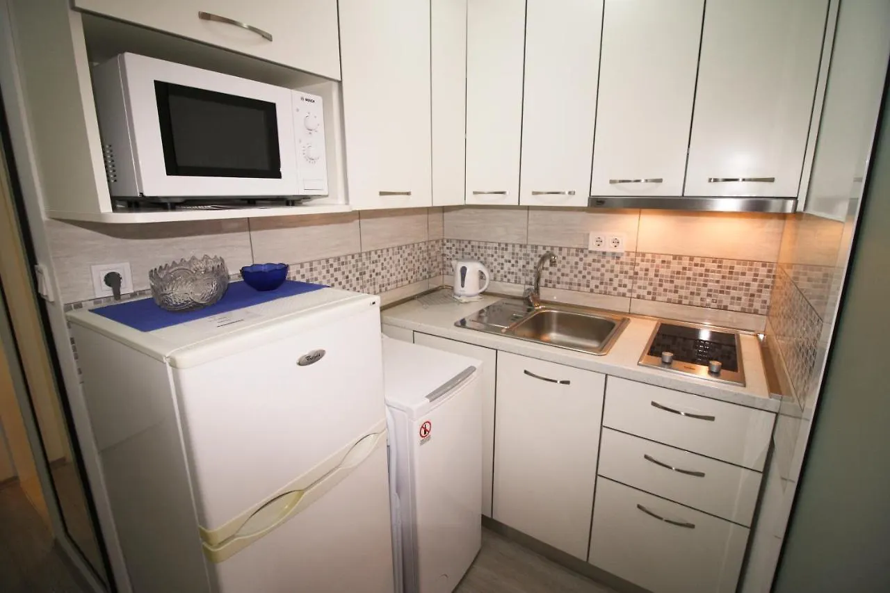 Studio Apartman Ana contacts
